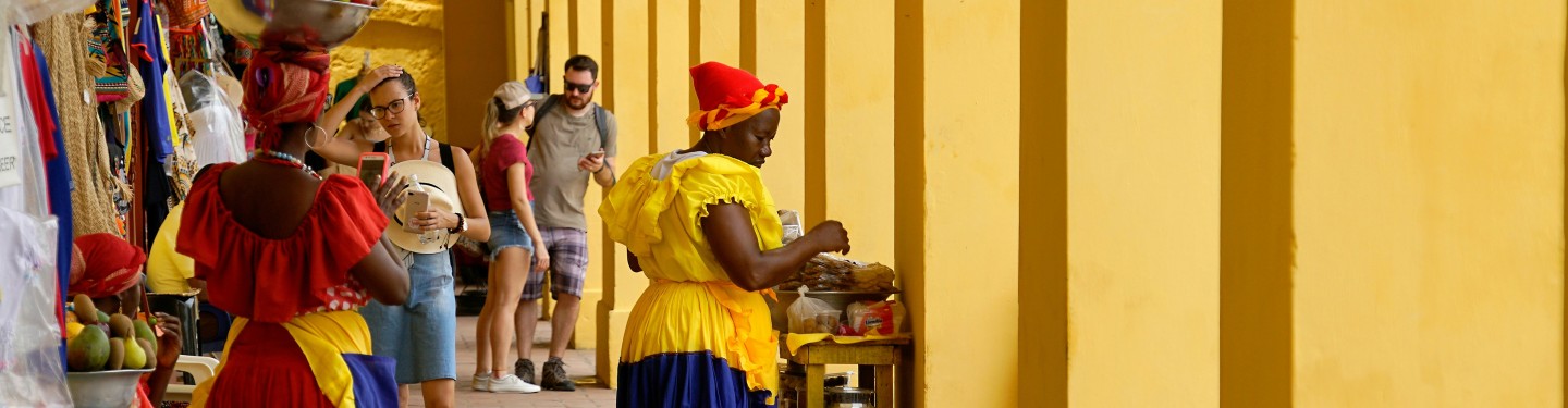 People on a market in Colombia