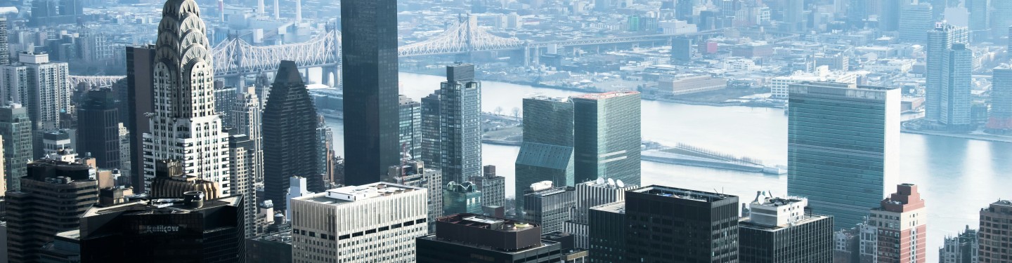 New York skyline with view on the UN